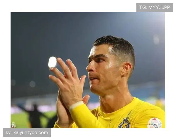 C罗如何在强强对话中高效终结并主导进攻压制后卫线？