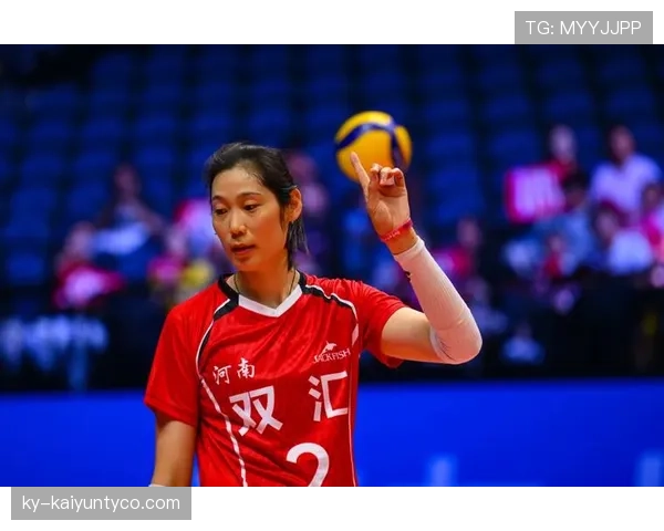 朱婷训练间隙一杯奶茶八块钱我差点笑出声