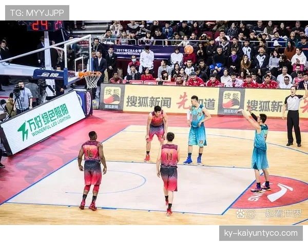 篮球规则深度解析：防守犯规和进攻犯规区别在哪里？
