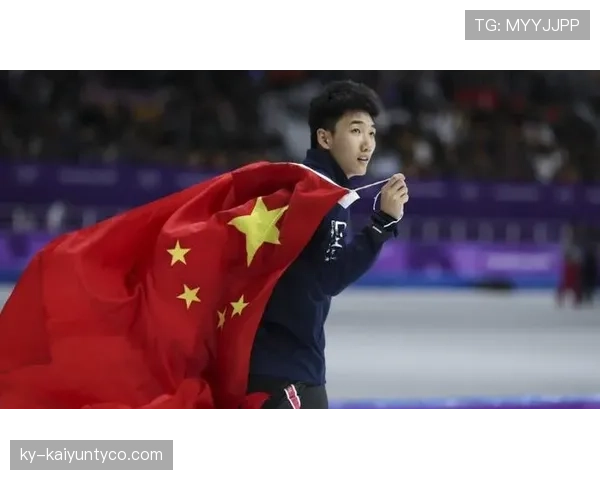 高亭宇训练完直接去吃十碗炸酱面,教练在后面追着喊别吃了 高亭宇训练完直接去吃十碗炸酱面,教练在后面追着喊别吃了